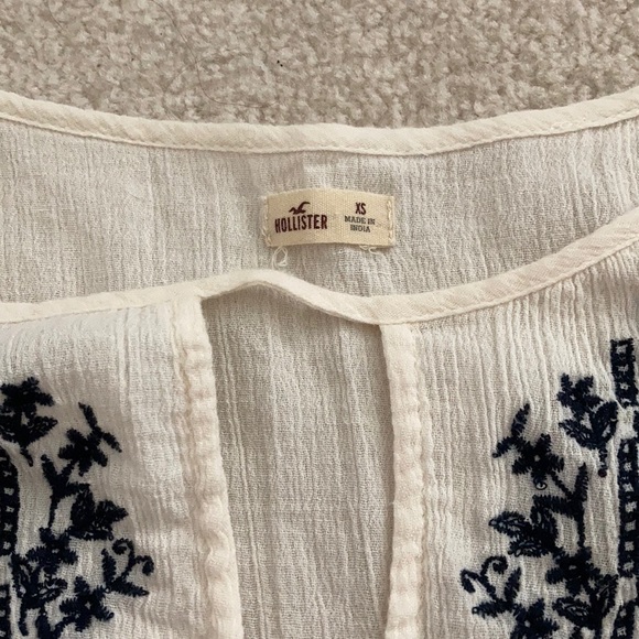 Hollister Top - Picture 3 of 3
